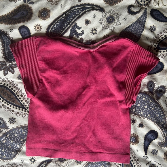 Urban Outfitters go for gold hot pink top - Picture 3 of 5
